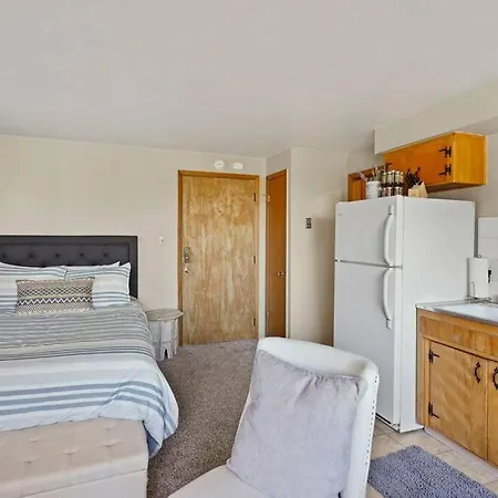 Dwntwn Walk To Hospitals Kitchen Wifi Tv Apartment